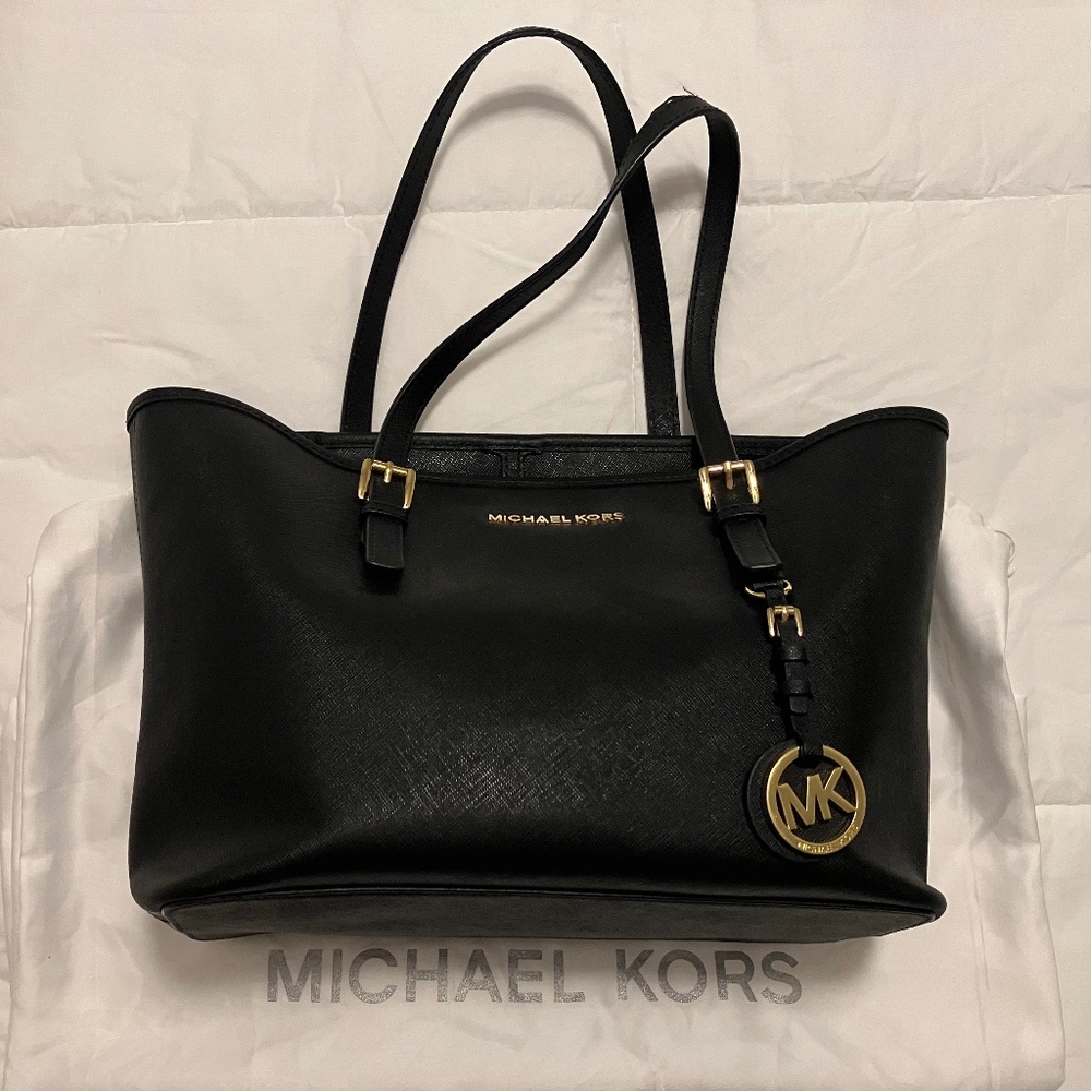 🖤✨ MICHAEL KORS Jet Set Large Saffiano Leather Tote — Black/Gold ✨🖤